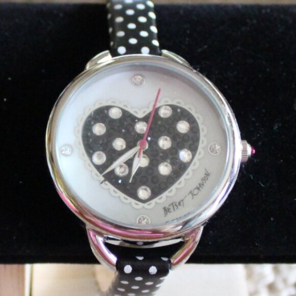 BRAND NEW WITH TAGS AUTHENTIC BETSEY JOHNSON PINUP STYLE WRISTWATCH PRETTY! main image 11
